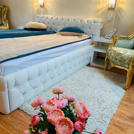 Casa Central Luxury Oradea Exterior photo