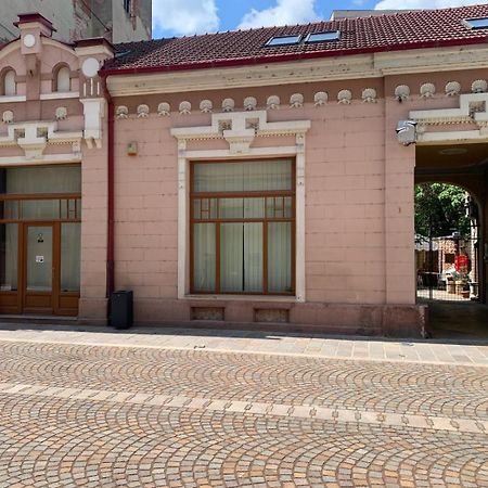 Casa Central Luxury Oradea Exterior photo